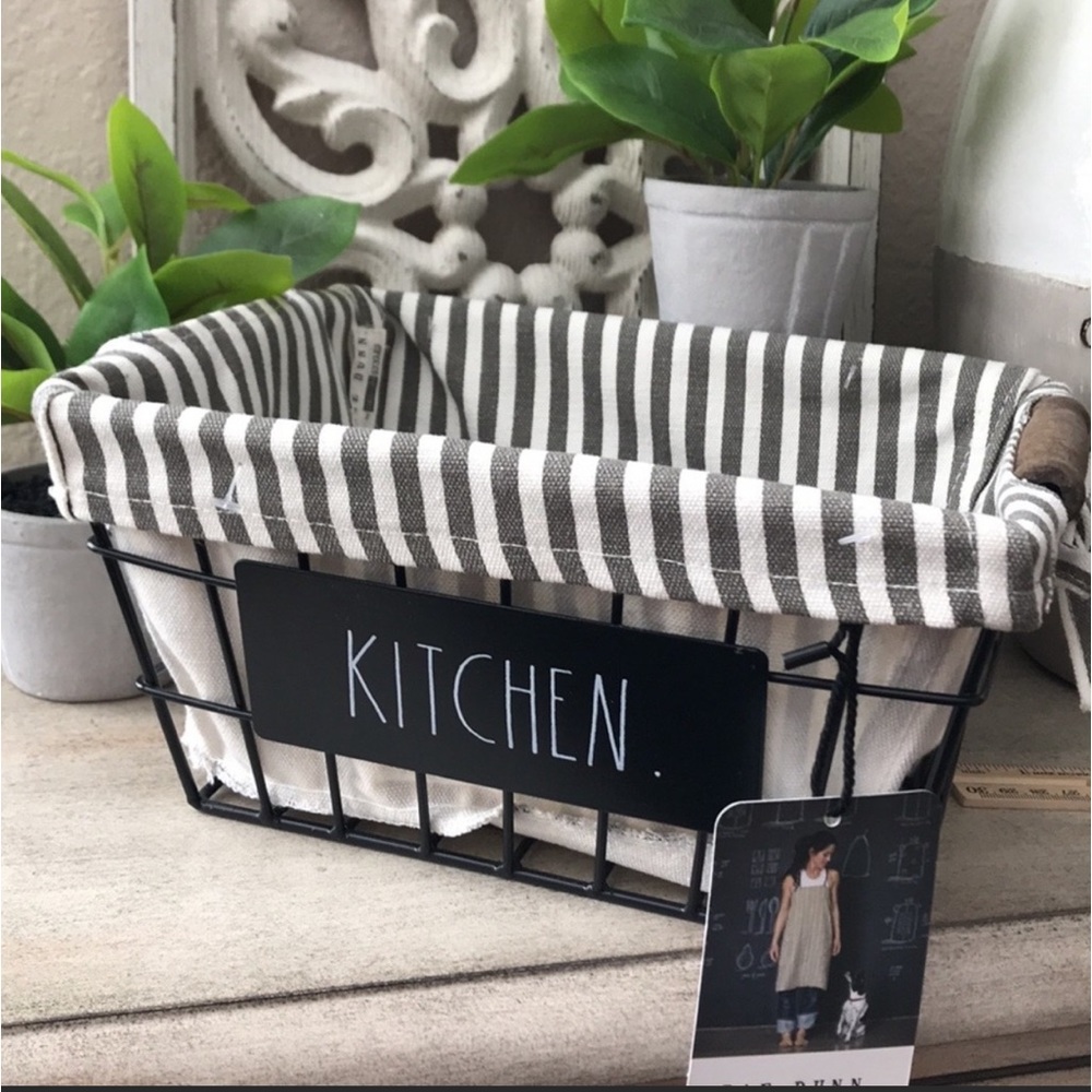 New! Rae Dunn Farmhouse, Cottage, Shabby Chic lined metal basket & wood handles